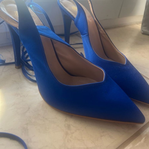Blue heels with lace-up used like new, size 39