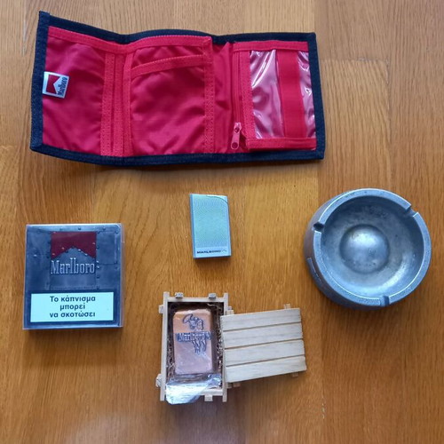 Marlboro vintage collectible accessory set new