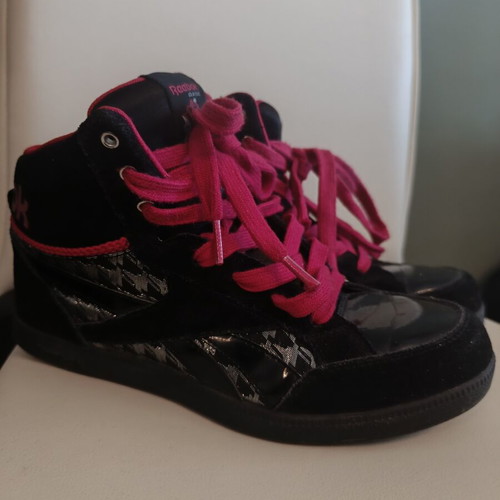 Reebok Classic high sneakers black with fuchsia pink details