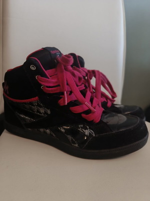 Reebok Classic high sneakers black with fuchsia pink details