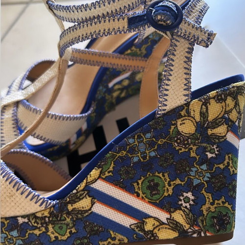 Schutz platform sandals used, white and blue, size 38
