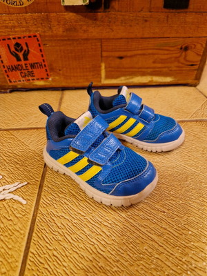 Adidas παιδικά παπούτσια σαν καινούργια, μέγεθος 23, μπλε