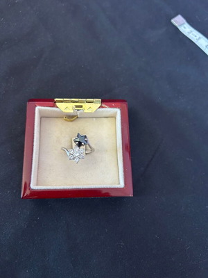 Silver 925 ring with white and black stones, like new