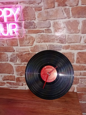 Vinyl record clock like new wall-mounted