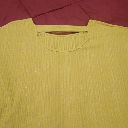 Blouse mustard gold 3/4 sleeve like new, size large
