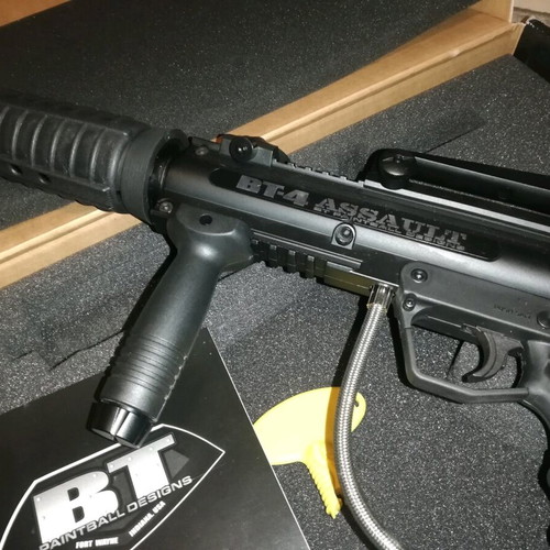 Paintball BT 4 M16 new with folding stock