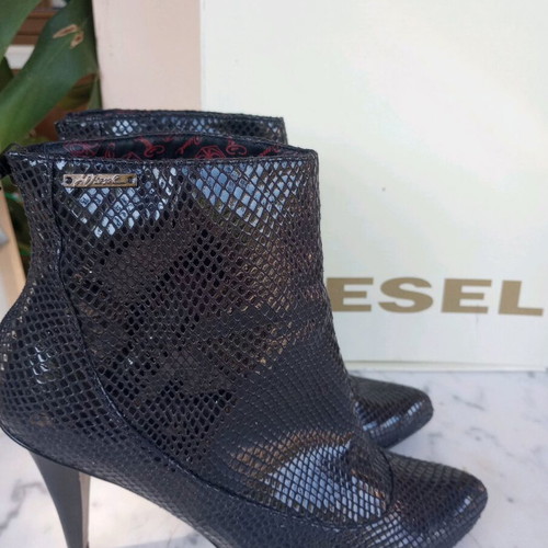 Diesel ankle boots size 39 like new, black, genuine leather