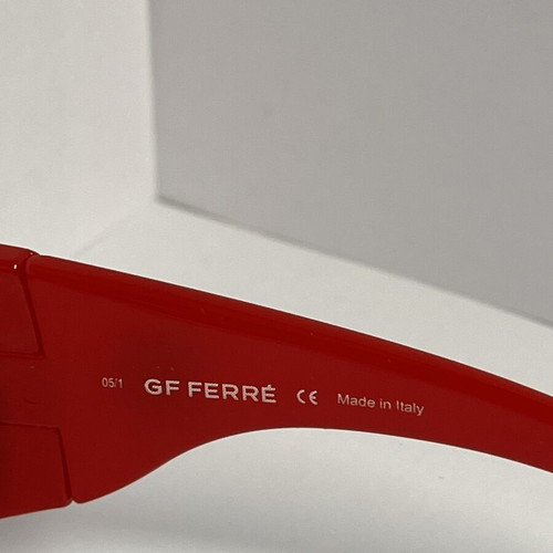 Gianfranco Ferrè FF54103 Sunglasses new, red with original case