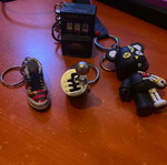 Various keychains new, pack