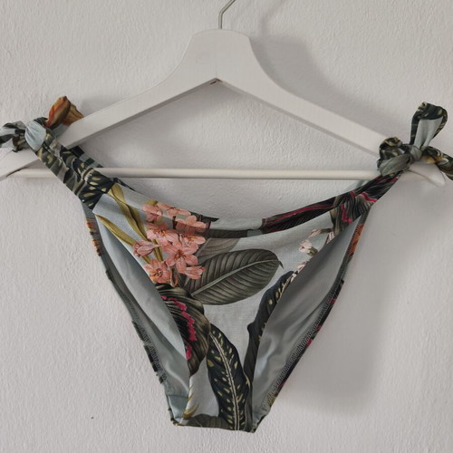 Oysho Tropical Print Bikini Set new without tags, M/L