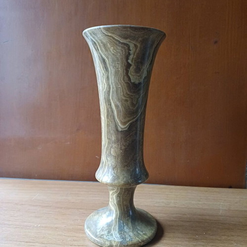 Vintage Granny's aesthetic vase like new, possibly onyx