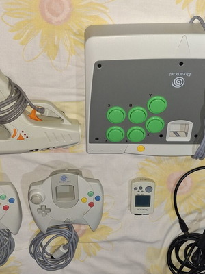 Dreamcast controllers like new, collectible set