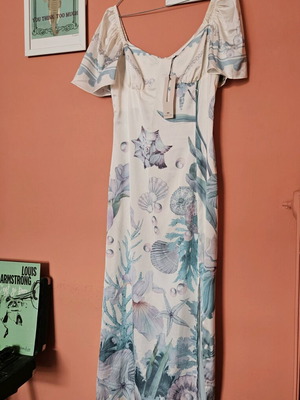Nidodileda dress new, size M, white and turquoise