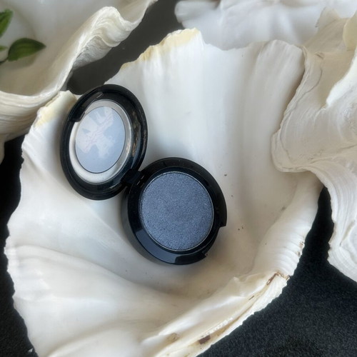Mac Veluxe Pearl Eyeshadow grey blue, like new