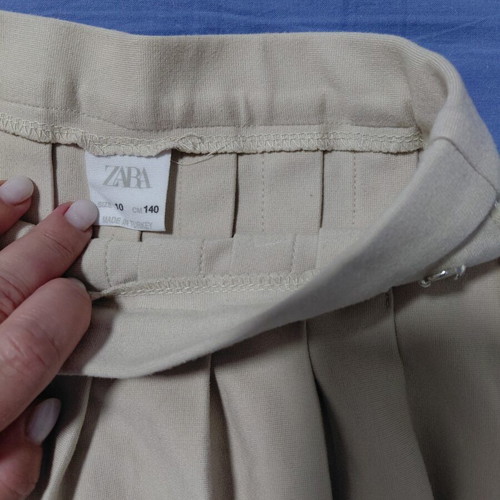 Zara beige pleated mini skirt like new, size 140 cm, age 10