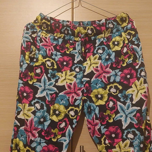 Tally Weijl colorful floral women's pants size Medium like new