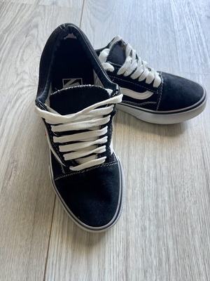 Vans sneakers size 37 new, black and white