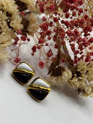 Earrings new black and white style