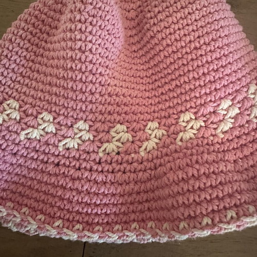 Knit beach hat new, white and pink, size M