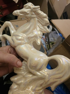 Porcelain horse figurine like new
