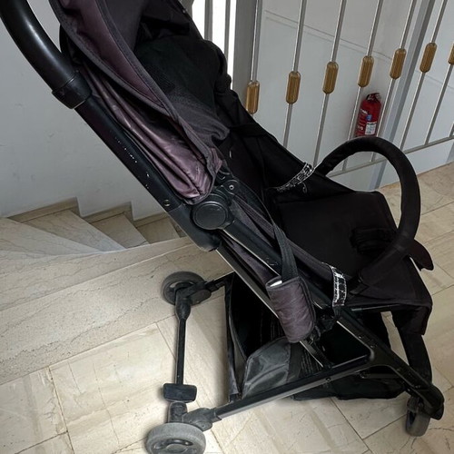 Baby stroller used, lightweight and easy for travel up to 15 kg