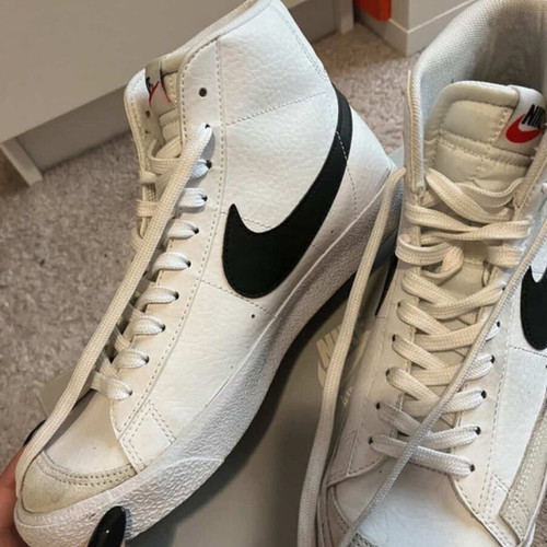 Nike Blazer Mid '77 athletic shoes like new, size 40, white