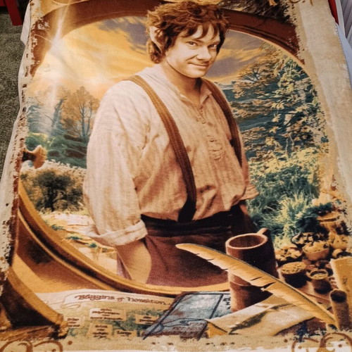 Hobbit-Bilbo fleece blanket like new