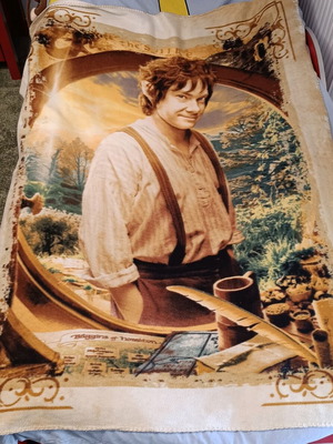 Hobbit-Bilbo fleece blanket like new