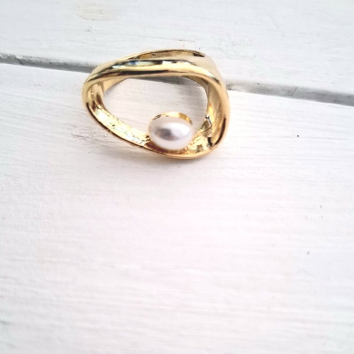 Parfois stainless steel ring with pearl size 9 new