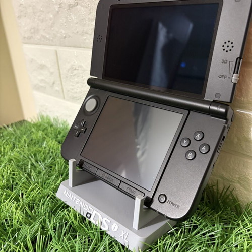 Nintendo 3DS XL Red Black like new