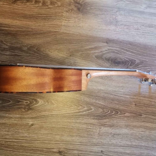 Cascha Premium Mahogany Soprano Ukulele set like new