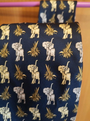 Ivano Gigli elephant tie used, blue and yellow