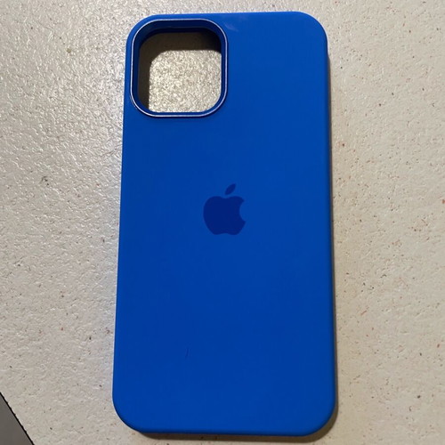 iPhone 12/12pro silicone case like new