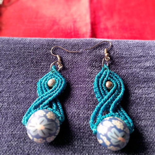 Macrame earrings like new in blue