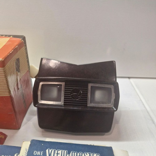 View master 3D stereoscope used with 12 albums and box