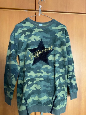 Military long-sleeve shirt with star design like new, size S