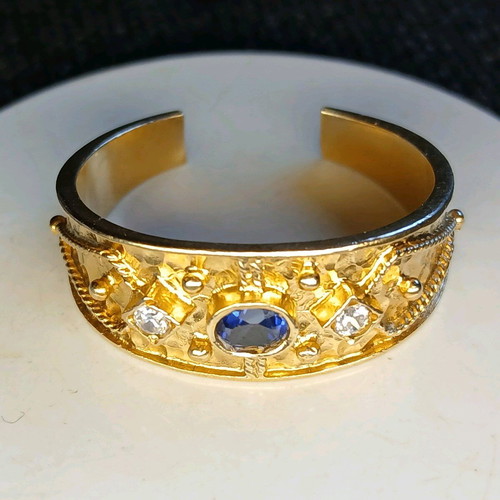 Byzantine 18K gold handmade ring with sapphire and diamonds