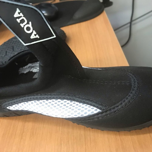Aqua water shoes No 35 new
