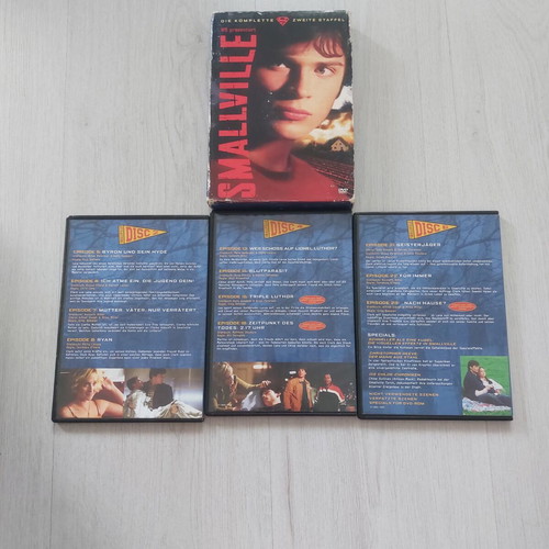 Smallville Season 2 DVD box set like new, 6 discs