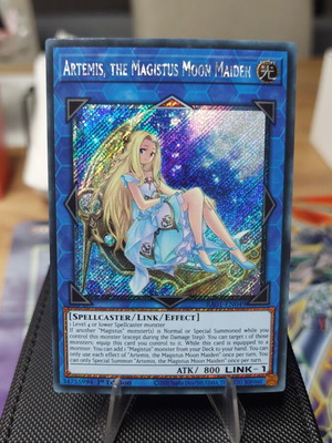 Artemis, the Magistus Moon Maiden Platinum Secret Rare Yu-Gi-Oh! card