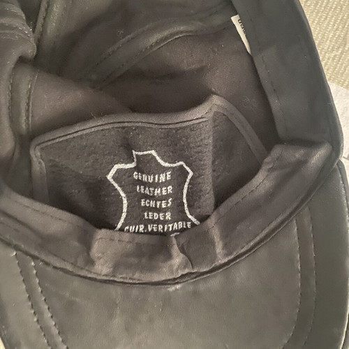 Leather hat like new, black, one size