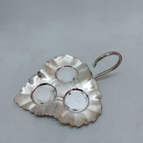 Vintage spice set used, leaf shape, made in England