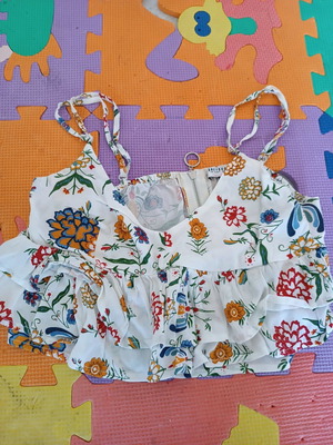 Funky Buddha blouse xs used, colorful with flowers