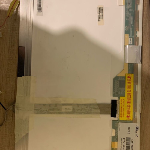Toshiba Satellite P200-1BA 17-inch laptop screen used, 40 pin connector