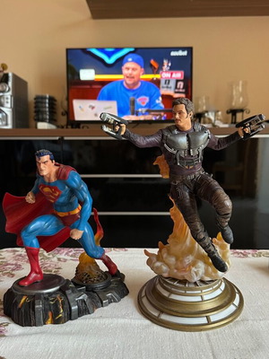Superman and Star Lord figures, pack of 2