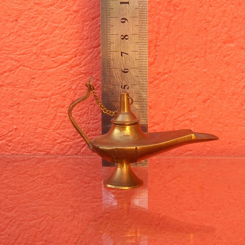 Brass magic lamp like new