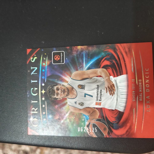 Luka Doncic collectible card like new, limited edition 125