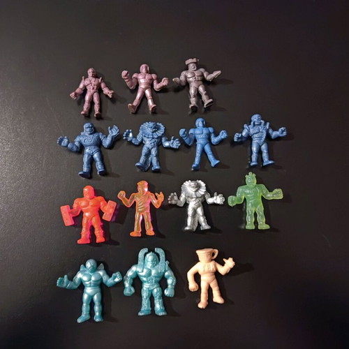 Collectible alien figures like new, pack of 14 pieces