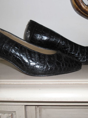 Γόβες 39 σαν καινούργιο, από εξωτικό δέρμα, μαύρες, τακούνι 6εκ.