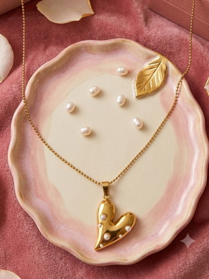 Golden Heart Pearl Necklace new